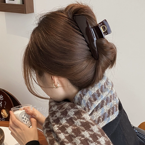 Небольшая дизайнерская акриловая большая заколка для волос, заколка-крабик, универсальная акула, тренд сезона, Южная Корея, простой и элегантный дизайн