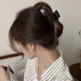 Небольшая дизайнерская акриловая большая заколка для волос, заколка-крабик, универсальная акула, тренд сезона, Южная Корея, простой и элегантный дизайн