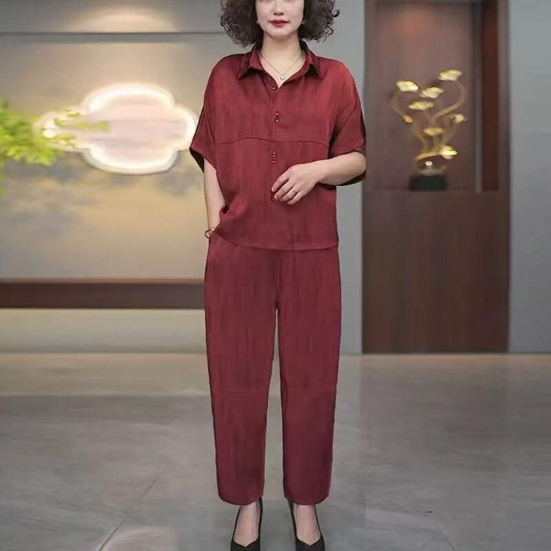Fashionable Mom Outfit with a Turn-Down Collar Short-Sleeve Shirt and Wide-Leg Pants Two-Piece Set, 2026 Summer New Stylish and Age-Reducing Clothing for Middle-Aged and Elderly Women