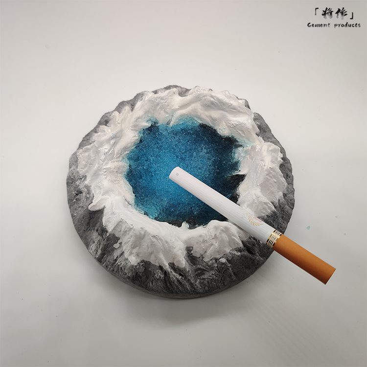 Will be made of hand made cement Snow Mountain Tobacco Ashtray Bar Folk Juku White Grey Snowy Top Table of the Desktop Genguan-Like Board