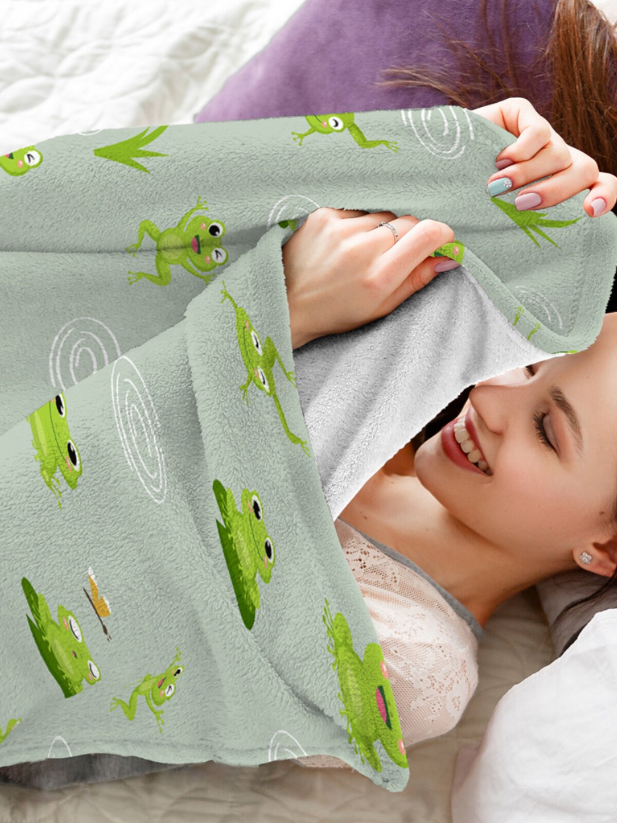 Cartoon flannel blanket, cute frog blanket, soft and skin-friendly bed, sofa, air conditioner, four-season warm shawl blanket