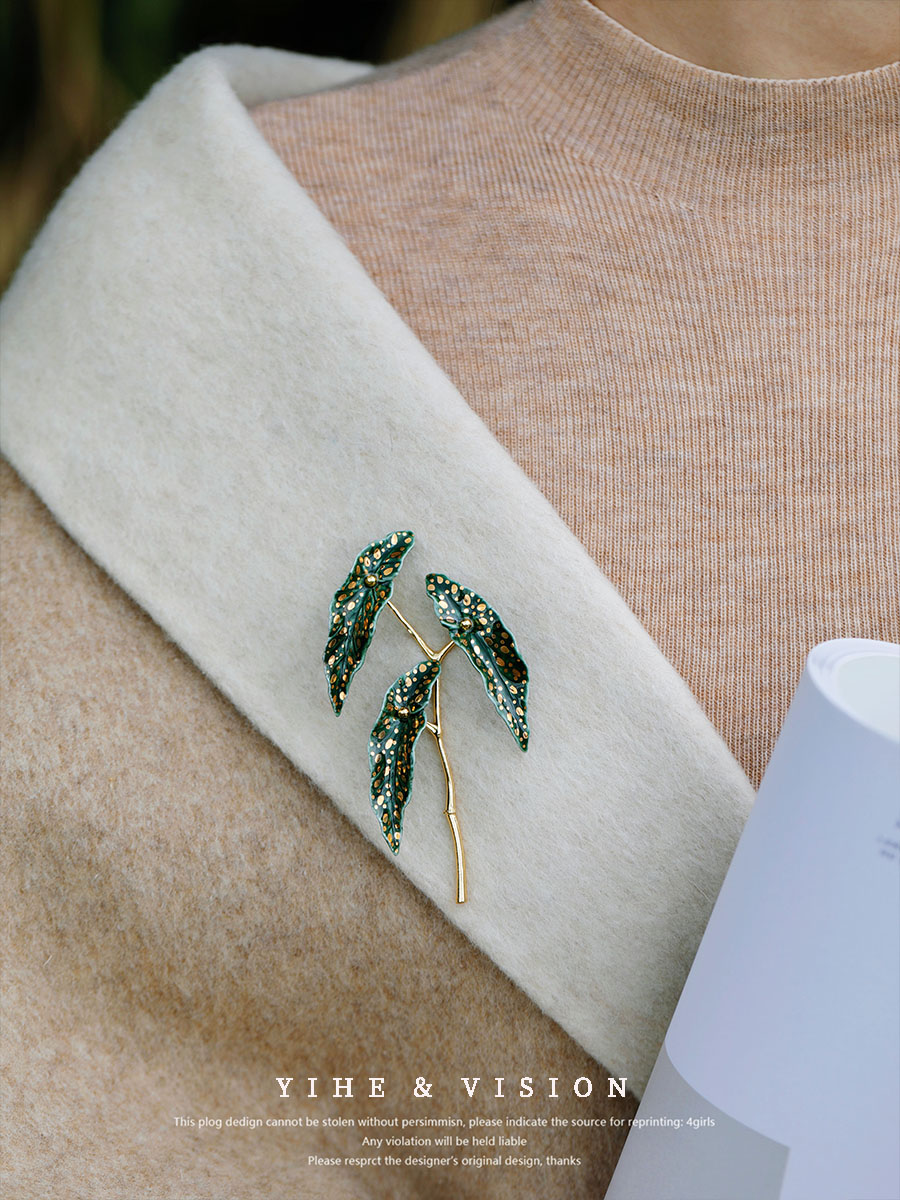YIHE original design Qiu Begonia new niche temperament versatile autumn and winter plant ceramic coat brooch