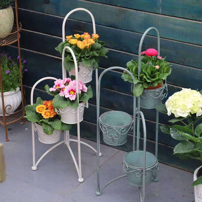 Small number of iron art lace folding three buckets of flower shelf retro to make the old multilayer flower shelf Balcony Garden