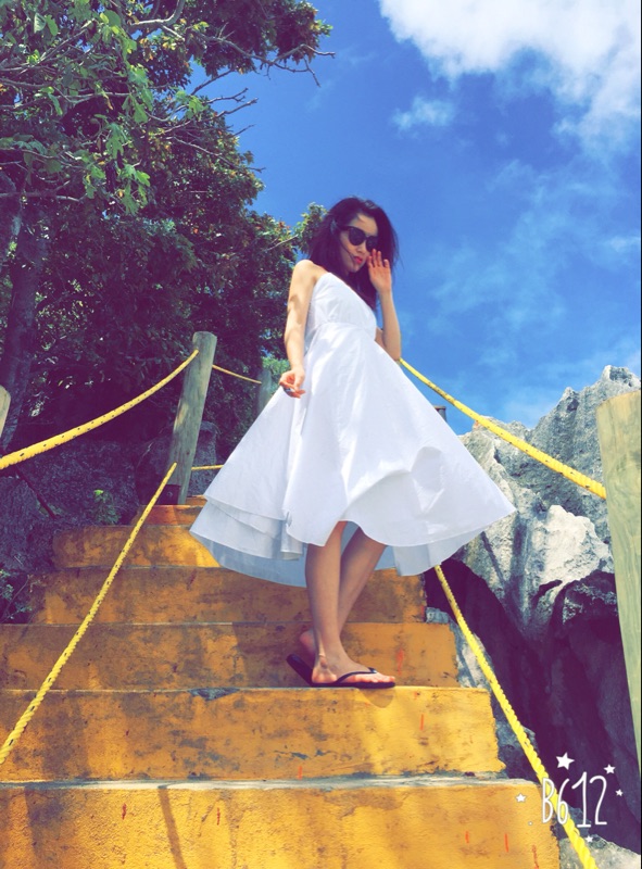 Sản xuất vườn * mùa hè sexy mỏng backless váy bên bờ biển kỳ nghỉ trắng sling bãi biển ăn mặc váy dài xếp ly