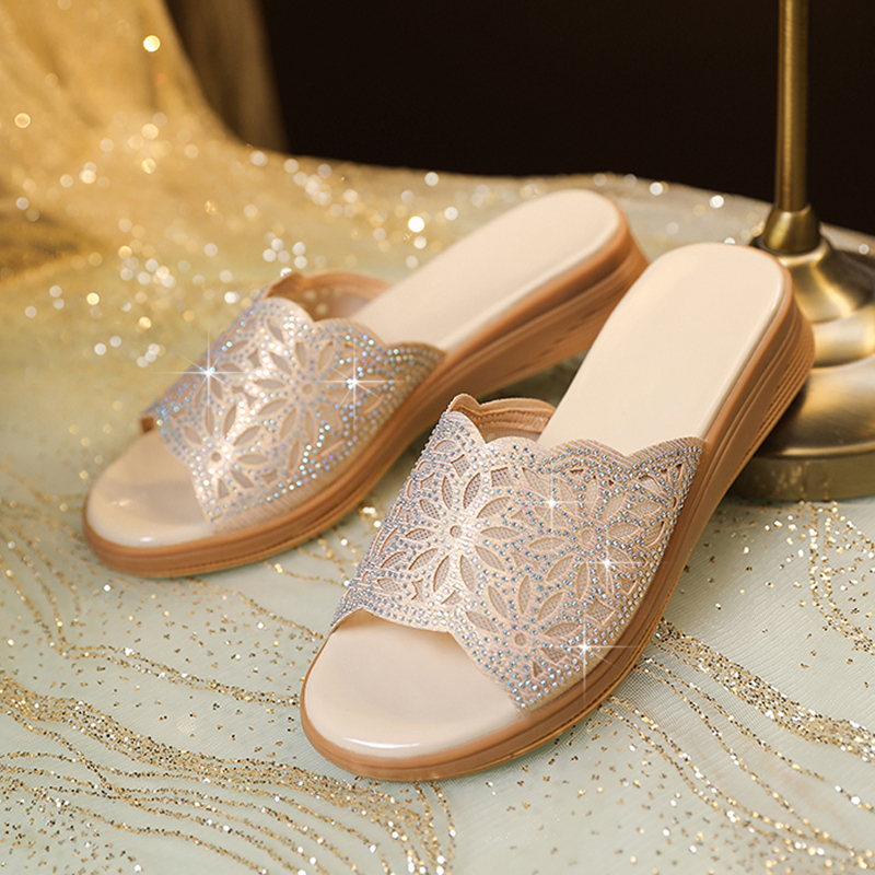 Middle-Aged Women's Slippers, Mom's Sandals, Women's Summer Outdoor Fashion Soft-Soled Non-Slip Comfortable Flat Sandals, Women's Shoes Middle-Aged Women's Slippers, Mom's Sandals, Women's Summer Outdoor Fashion Soft-Soled Non-Slip Comfortable Flat Sandals, Women's Shoes