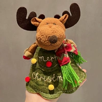 Модель лося зеленой юбки