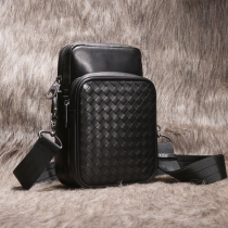 Mens single shoulder bag 2022 new tide leather bag weaving slant bag young leisure bag Han version of the male bag