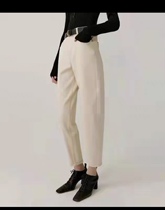 And white and white turnip pants.