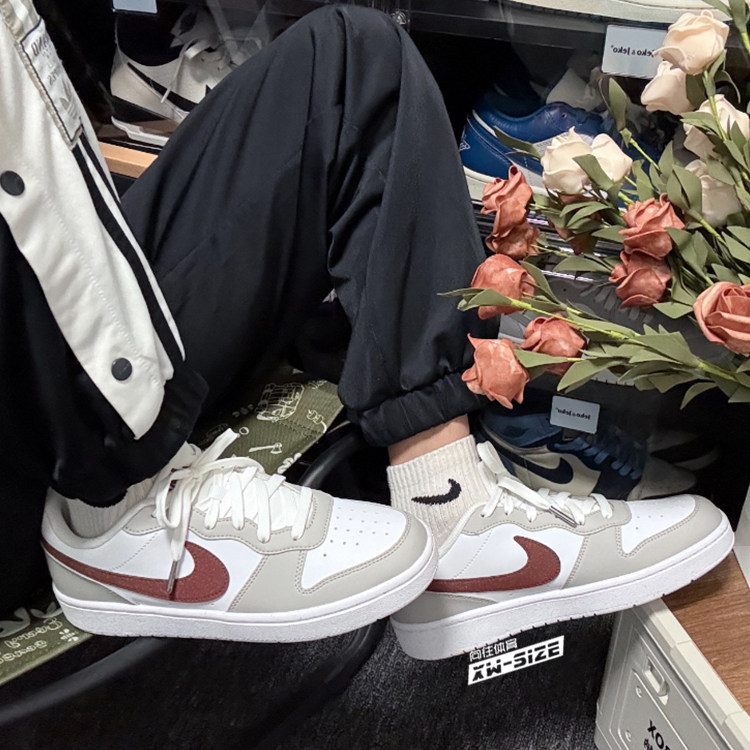 обувь на тонкой подошве ( для скейтборда ) 向往体育nike耐克court新款春夏女子小dunk小空军板鞋 hv1804-121