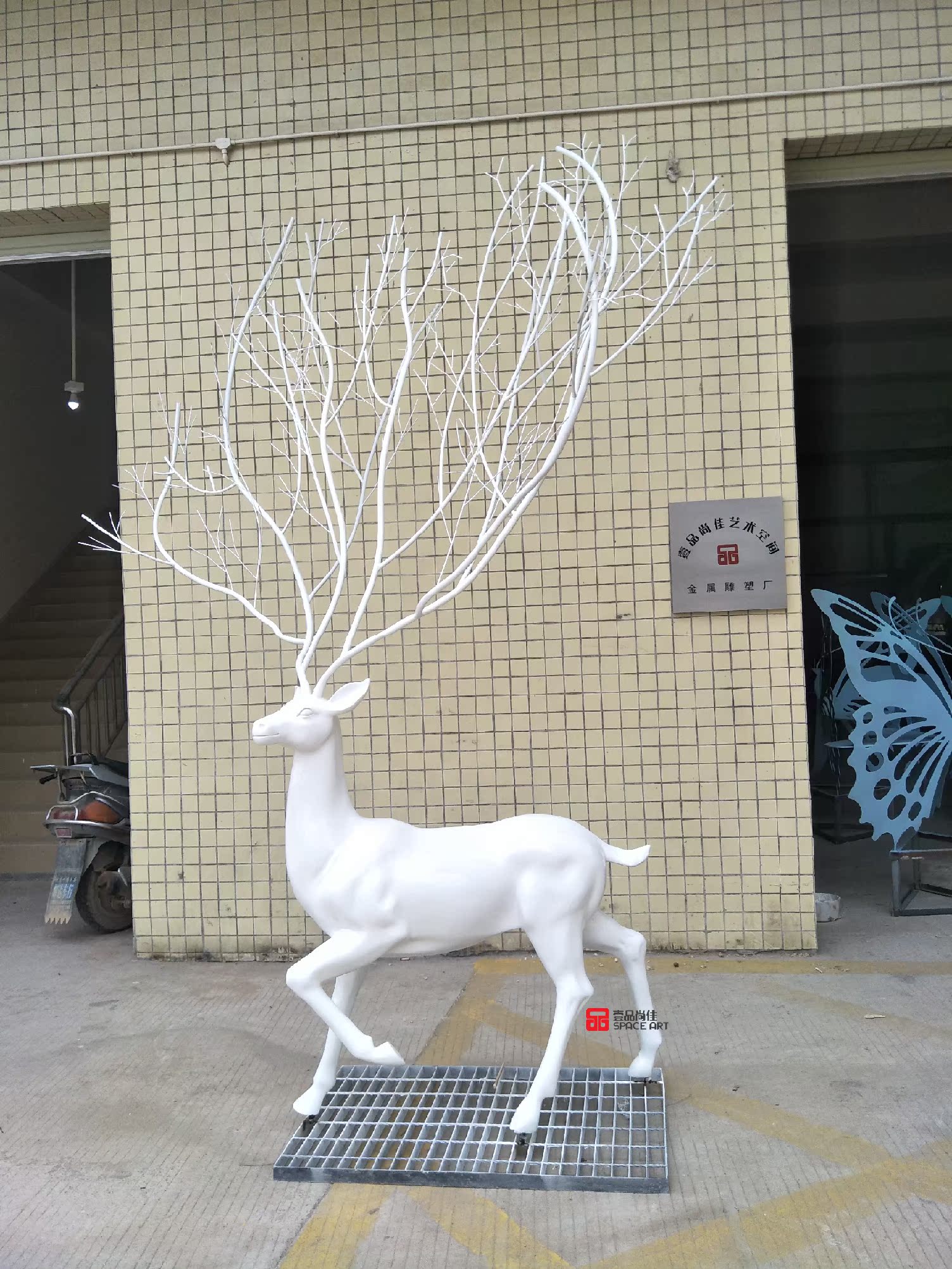 Outdoor glass fiber craft gift ornament abstract sculpture ornament artwork resin handicraft ornament sika deer ornament