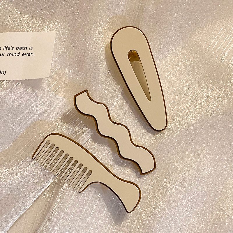 images 38:The small hair clip with the cute hair card on the side of the woman. The duck mouth is simple and exquisite Liu Hai's headdress card