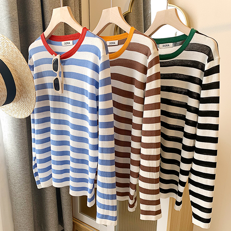 Women's clothing hangs in the Amazon white undercharts Children's clothes men's clothing tiled to shoot online for the production of buyers Show details