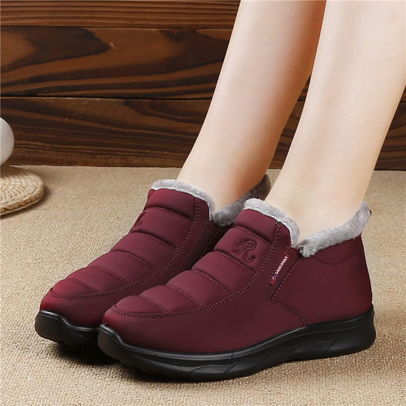 Mùa đông cũ giày vải Bắc Kinh phụ nữ giày bông bệt cho phụ nữ trung niên và cao tuổi bốt ngắn cộng với nhung dày ấm áp mẹ ủng tuyết - Giày cao gót