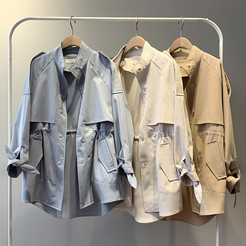 Wind clothes Girl small sub short section 2022 Spring and autumn Korean version drawing rope to collect waist pituality Temperament Tooling Casual Jacket