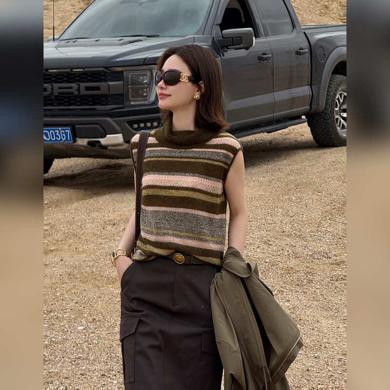 Qiu Yingying's "Cub Suli Circle Yarn" Alpaca Wool and Sheep Wool Fashionable Versatile Striped Breathable Sleeveless Vest Qiu Yingying's "Cub Suli Circle Yarn" Alpaca Wool and Sheep Wool Fashionable Versatile Striped Breathable Sleeveless Vest