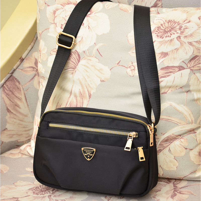 Middle-Aged Mother's Small Shoulder Bag Oxford Cloth Waterproof Bag Business Wallet Women's Commuter Bag Single Shoulder Crossbody Bag Middle-Aged Mother's Small Shoulder Bag Oxford Cloth Waterproof Bag Business Wallet Women's Commuter Bag Single Shoulder Crossbody Bag
