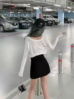 Jing Ye sunscreen cardigan women's early and early autumn thin short 2021 new white exterior ultra-thin knitted air-conditioning shirt