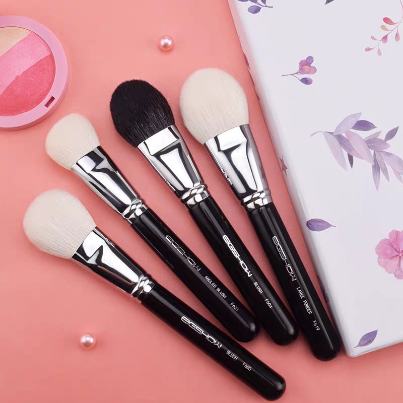 EIGSHOW high-gloss blush brush oblique head soft large wool animal hair loose powder brush rouge portable makeup brush