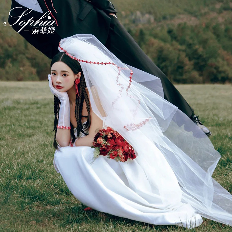 Help! this red veil bridal gown is absolutely stunning! lace trim