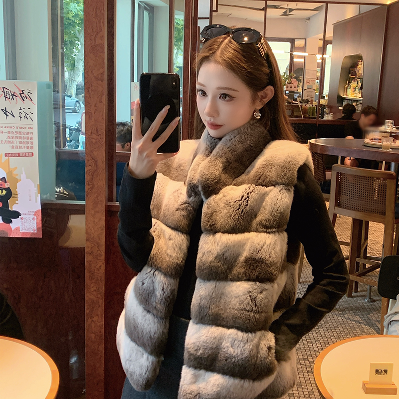 Bobo Fur Arctic Star Cream-Dyed 5A Grade Rex Whole Skin Rex Rabbit Fur Horizontal Row Fur Vest Coat with Stand Collar Bobo Fur Arctic Star Cream-Dyed 5A Grade Rex Whole Skin Rex Rabbit Fur Horizontal Row Fur Vest Coat with Stand Collar