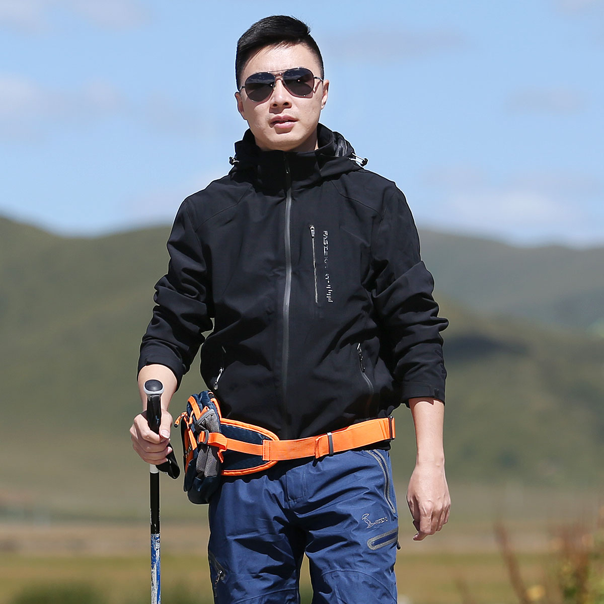 Xueqiu Island outdoor autumn and winter new soft shell windproof warm thickened soft shell mountaineering hiking sports jacket men