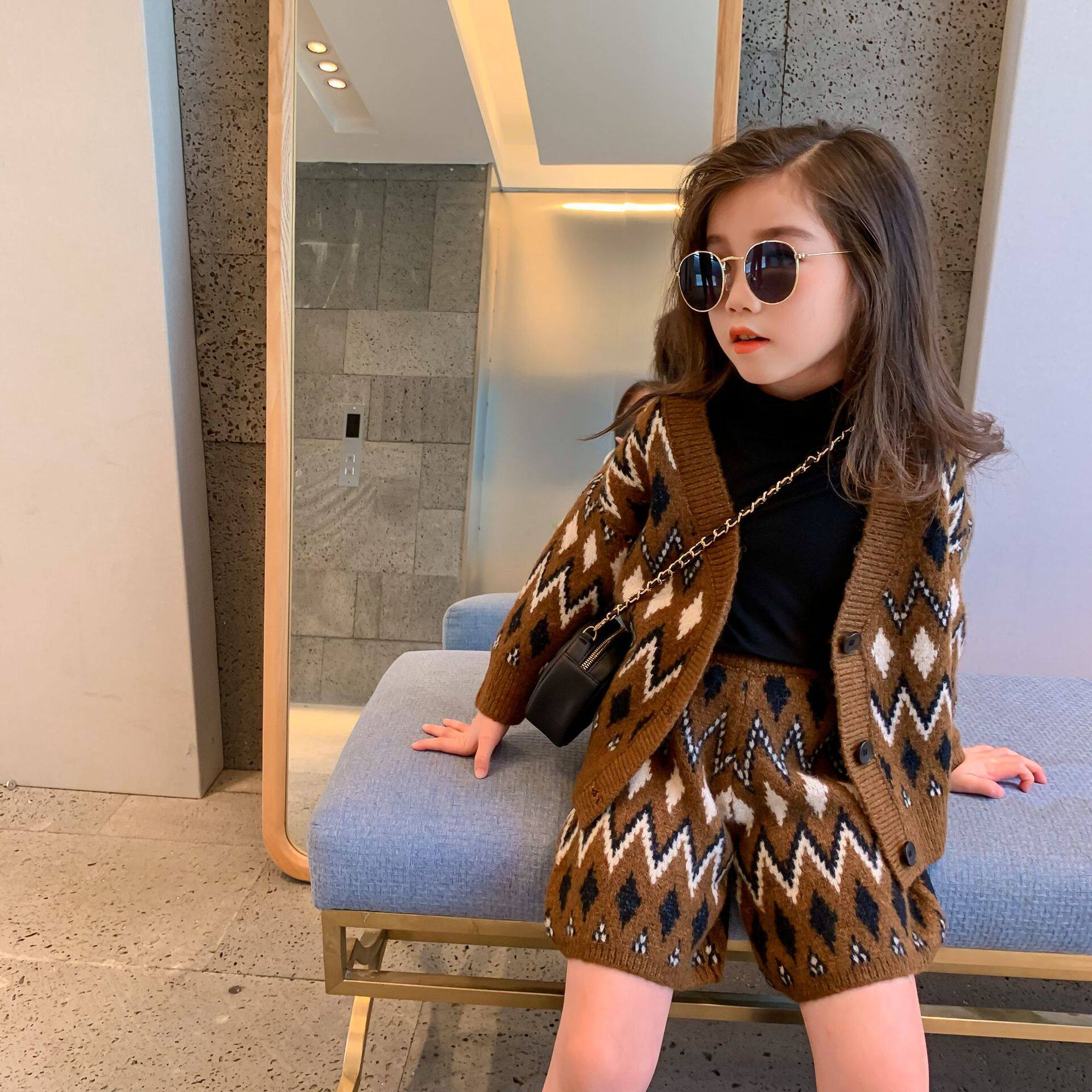 2021 Spring and Autumn New Children's Wear 1-3 Years Old 4 Girls Vintage Knitted Sweater Cardigan + Shorts 2 Pieces Foreign Set