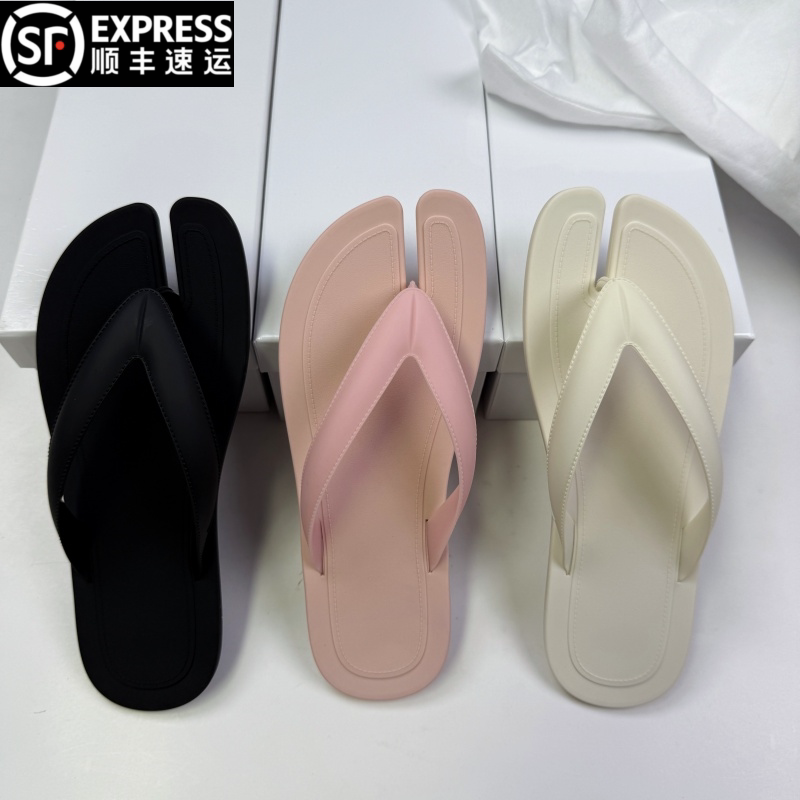 【High-End Mold Design】, Jelly Split-Toe Shoes 2026 Summer New Style Beach Vacation Flat Flip-Flops for Women 【High-End Mold Design】, Jelly Split-Toe Shoes 2026 Summer New Style Beach Vacation Flat Flip-Flops for Women