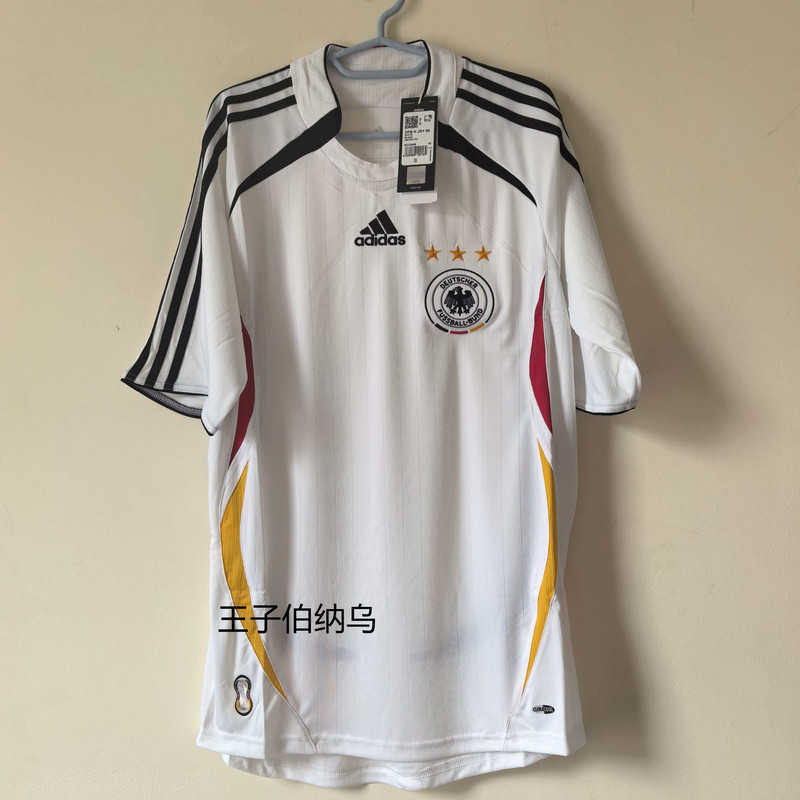Germany's 2006 World Cup Home Jersey, with Number 11 Klose and Other Printings, Kd3998 Germany's 2006 World Cup Home Jersey, with Number 11 Klose and Other Printings, Kd3998