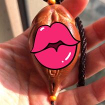 Collection text Play in pure hand engraving Indonesias large rugby nuclear olives nuclear single seed hanging pendant Brazilian nuclear monocytocarve