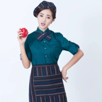 Оба используют рукав зеленую девушку