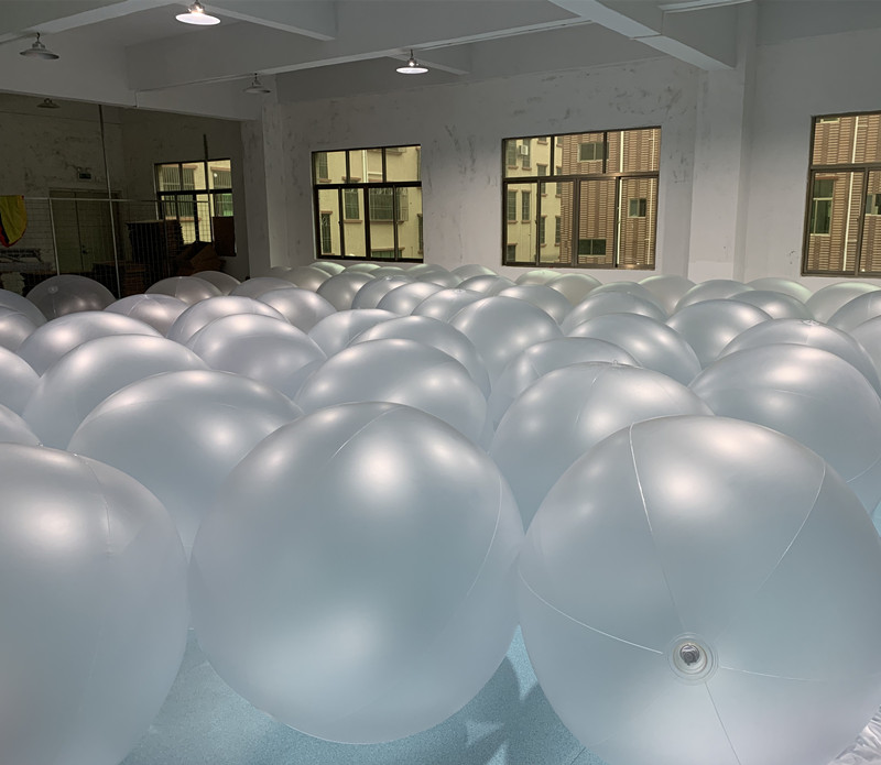 PVC decorative inflatable translucent frosted ball ball blowing air beach ball advertising transparent inflatable ball inflatable big ball