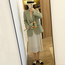 Green Casual Single Row Buttoned Suit Jacket Woman 2022 Spring new Advanced Design Feel Temperament Little Fresh West Suit