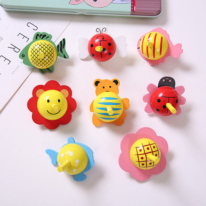 Children's wooden gyro kindergarten small gift students manually rotate toy cartoon gyro painted toy prizes