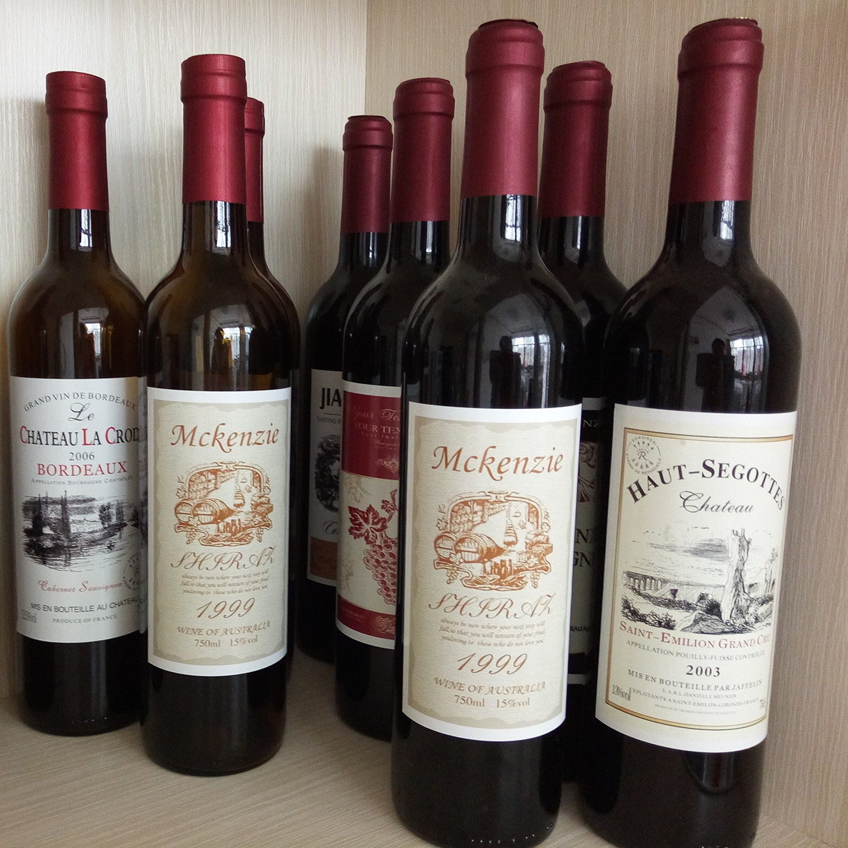 Decorative Finished Product 750ml Red Wine Bottle Empty Bottle Adornment Glass Wine Bottle Furnishing Wine Cabinet Decorated Bottle