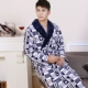 Tăng độ dày áo ngủ flannel của nam giới dài tay mùa thu và mùa đông mặc nhà mặc nhà pyjama san hô lông cừu áo choàng tắm áo choàng tắm - Night Robe