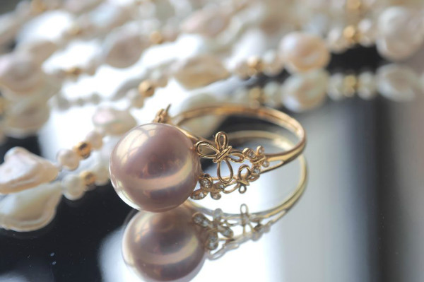 ◆MERMORE◆ Large particle strange color Edison pearl butterfly k gold ring