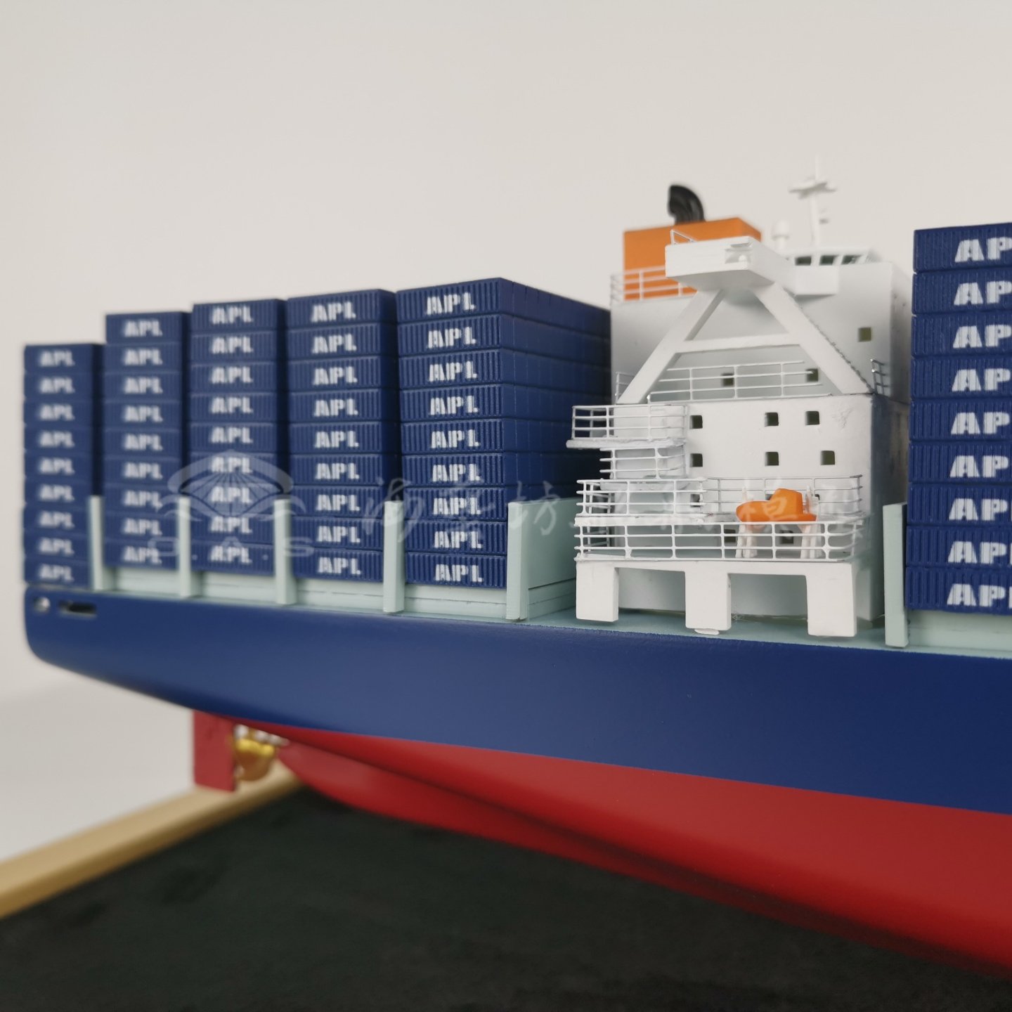 65cm APL集装箱船模，LOGO定制太香了！海艺坊船舶模型工厂值得入手？_