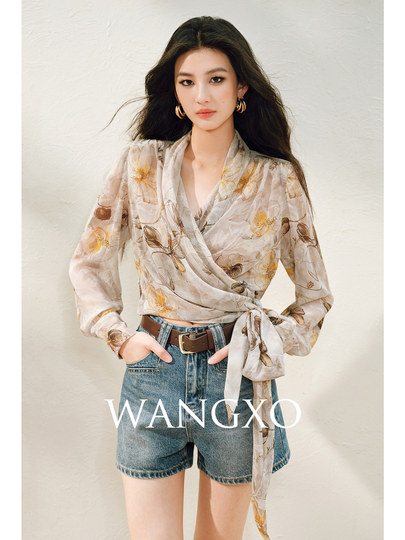 Wangxo｜Silky Smooth Flowing Georgette｜Vine Geometric Print｜Ribbon Wrap Twist Shirt