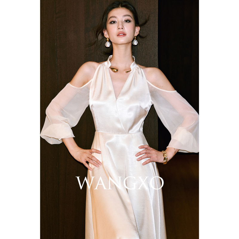 Wangxo | Dream Weaving Floating Yarn | Double-Sided Satin with Shiny Silk Chiffon Deep V Halter Neck Off-Shoulder Cinched Waist Large Flared Long Dress Wangxo | Dream Weaving Floating Yarn | Double-Sided Satin with Shiny Silk Chiffon Deep V Halter Neck Off-Shoulder Cinched Waist Large Flared Long Dress