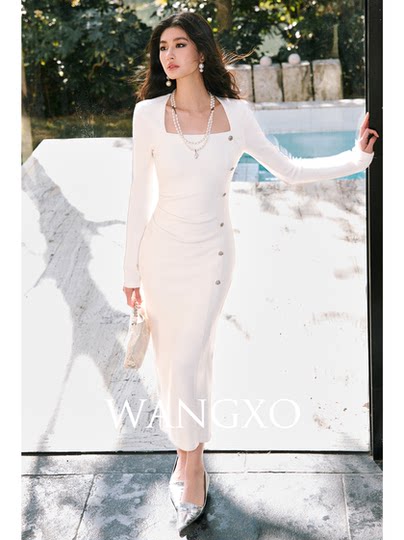 WANGXO【01/20 20:00PM上新95折】船领闪光摩登阶梯捏褶连衣裙