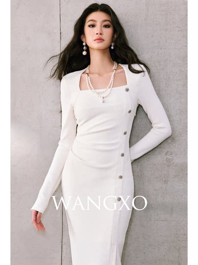 WANGXO【01/20 20:00PM上新95折】船领闪光摩登阶梯捏褶连衣裙