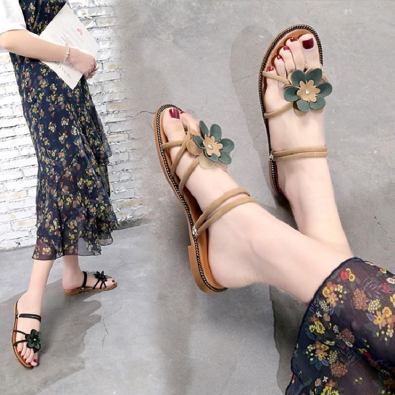 Women's summer 2018 new Korean flat-bottomed flowers wear cool drag shoes and sandals women's outdoor clip slippers tide