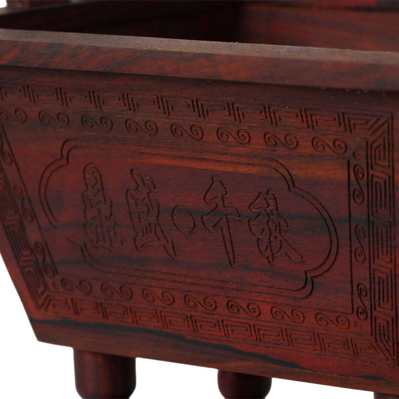 ľʯ��Լ��ľ��֦��¯������2013091601