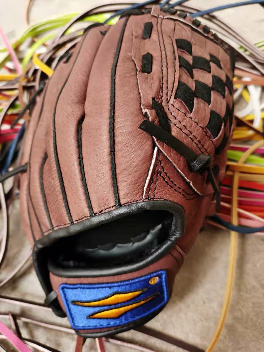 Professional pigskin baseball glove match for use in adult children's student competitions