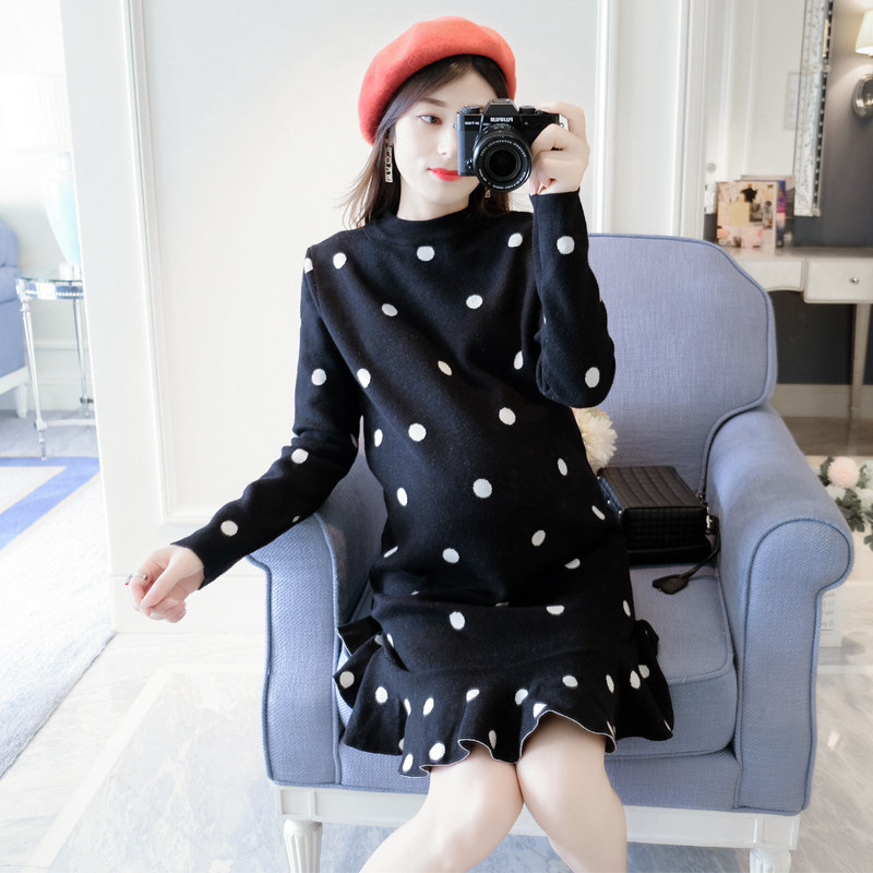 Maternity autumn sweater 2021 new Korean version of the trendy hot mom personality wave point maternity dress autumn and winter mid-length version