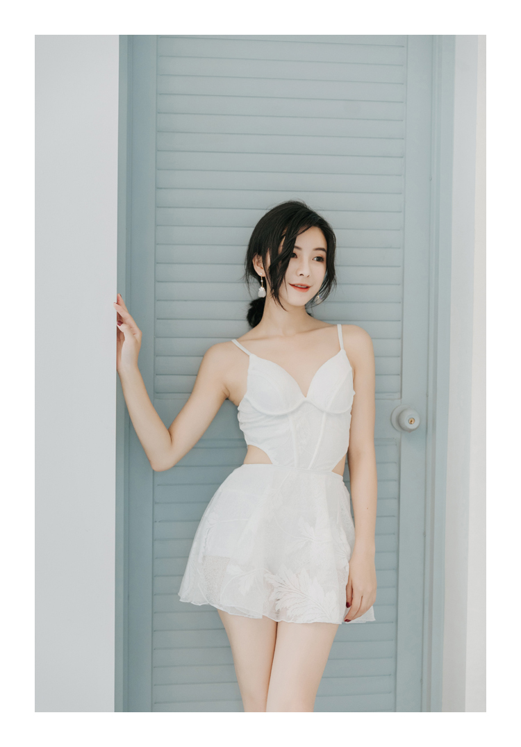 Áo tắm Mulang 2018 mới ngực nhỏ thu thập kiểu váy phẳng góc Xiêm trắng nhỏ thơm nhỏ cổ tích áo tắm nữ đồ bơi liền thân bé gái
