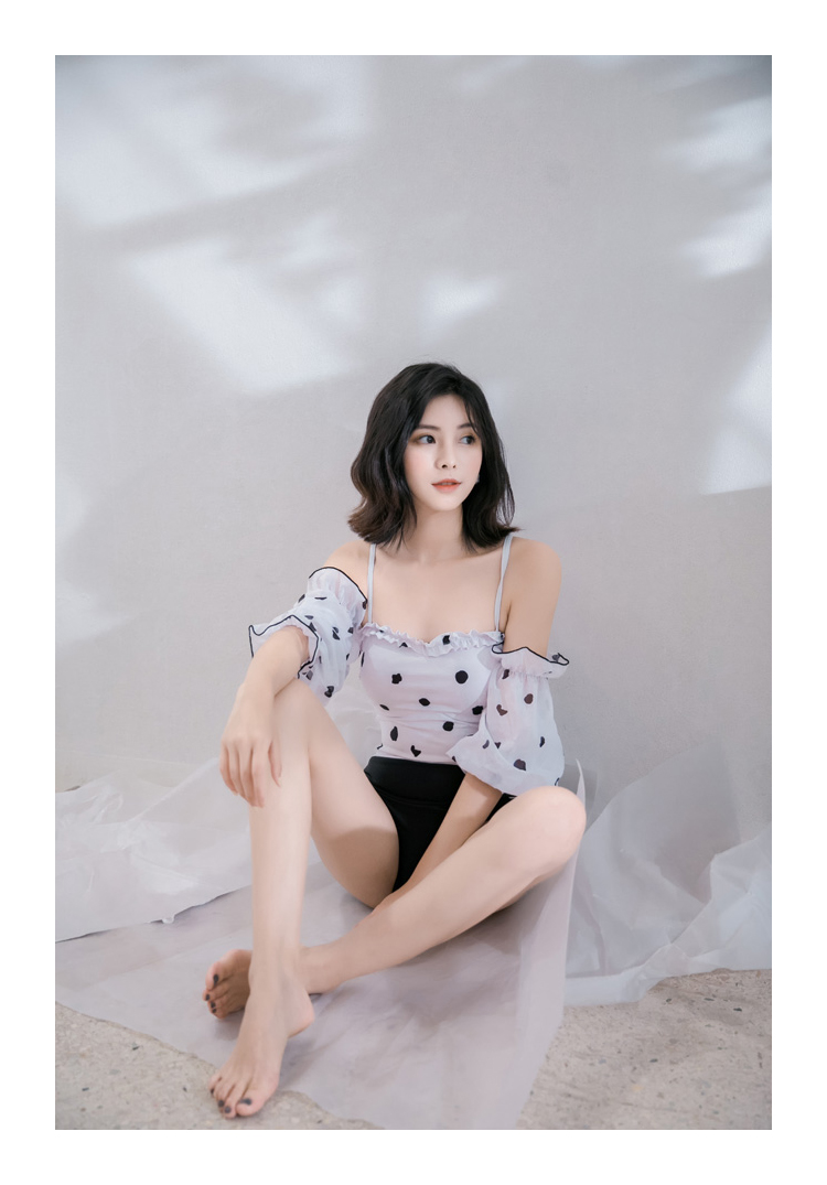 Áo tắm trắng nhỏ điểm sóng trắng nữ mỏng che bụng gợi cảm Xiêm ngực nhỏ tập hợp sinh viên bảo thủ mẫu áo tắm liền thân đẹp
