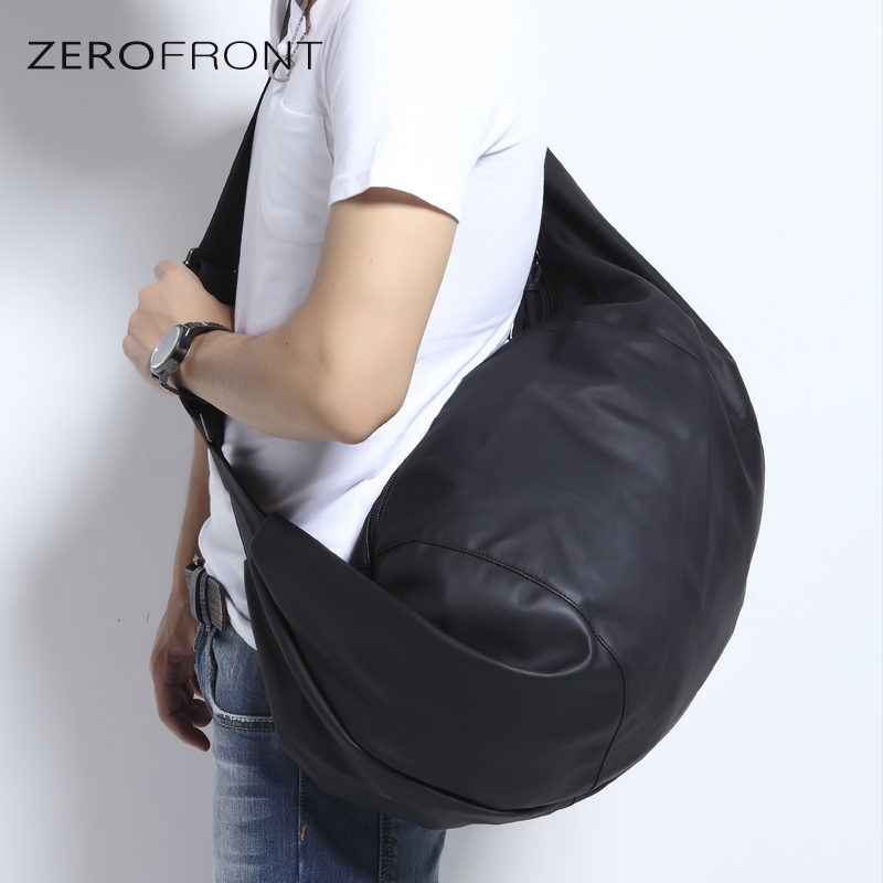 Men's Casual Shoulder Messenger Bag Korean Fashion Travel Bucket Dumpling Bag Soccer Fitness Training Sports Bag Trendy