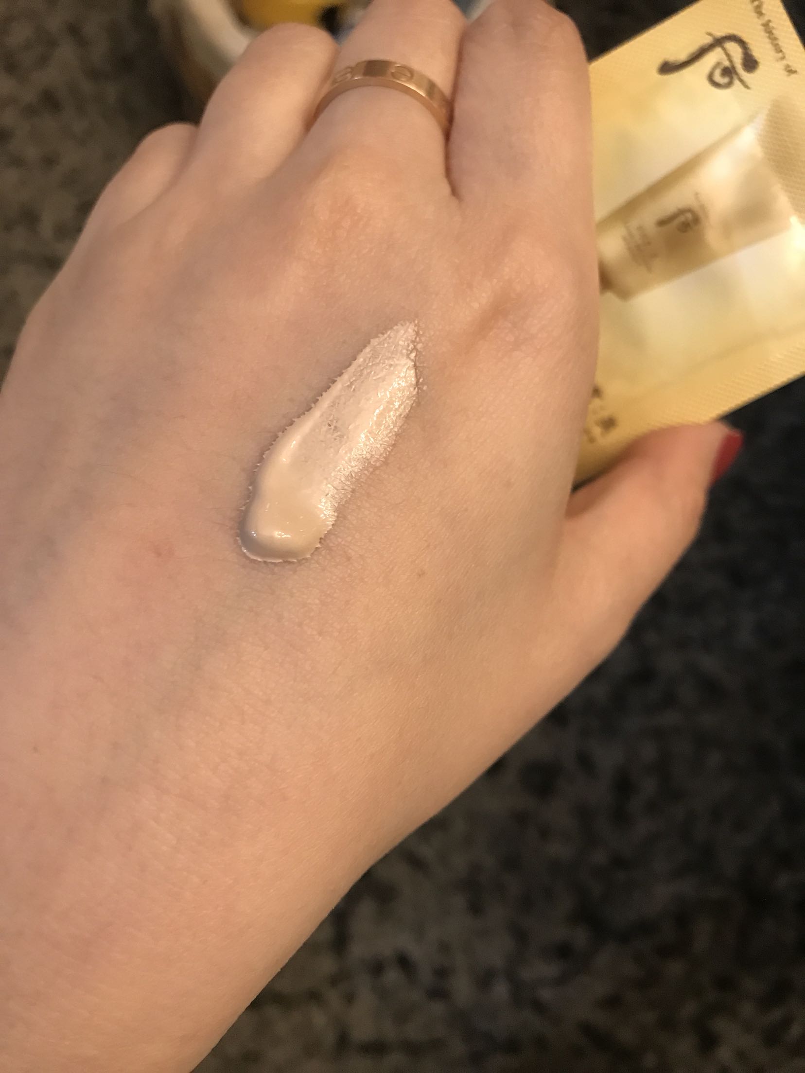 Sau khi cộng hưởng Whoo Thưởng thức Beauty Luxury BB Cream Mẫu 30 miếng kem che khuyết điểm cho nam