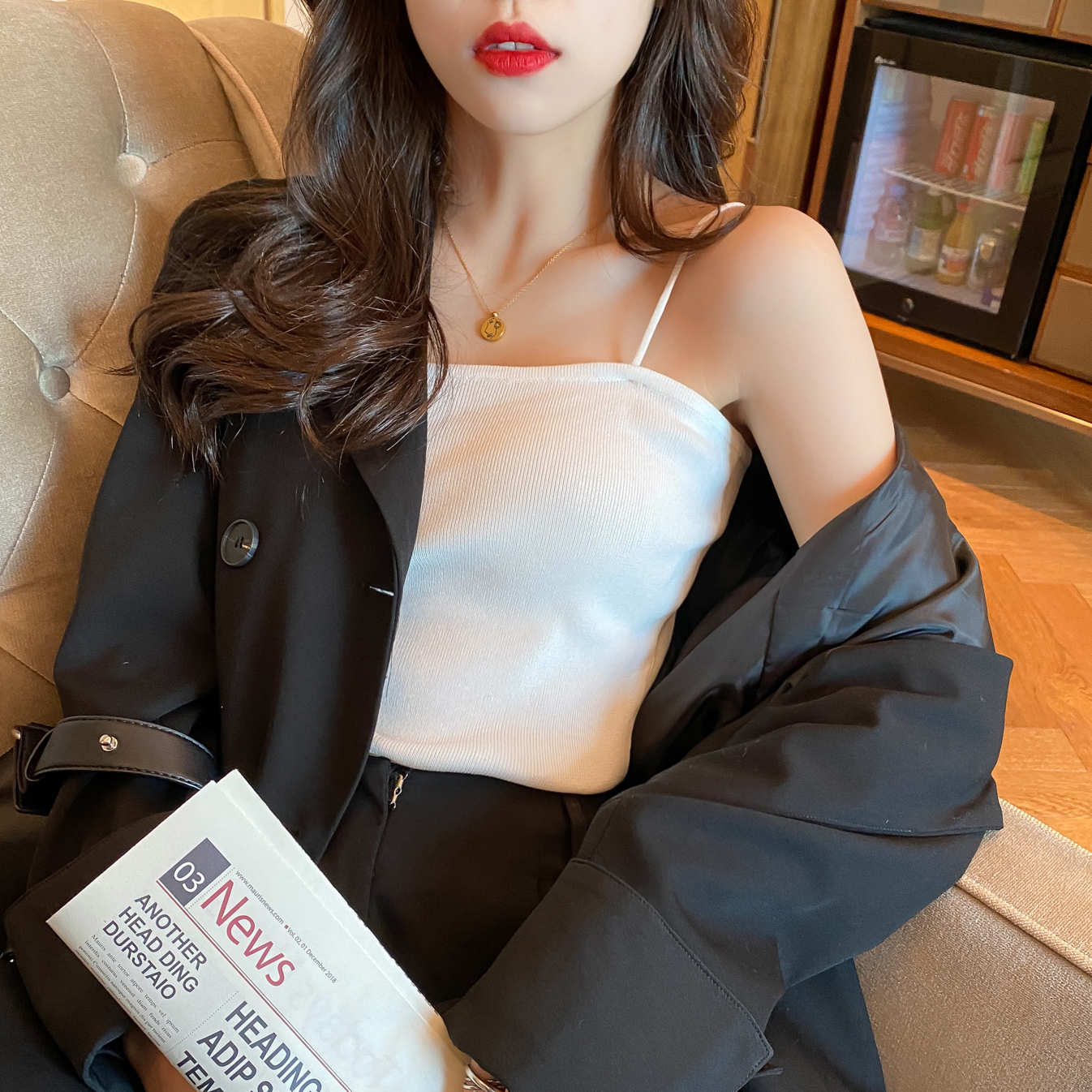 Ice Silk White Harness Vest Woman Summer Outside Wearing Tide Knit Trombone Inner Hitch Ultra Fire Dew Shoulder Sleeveless Blouse Woman